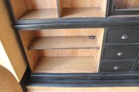 Grand meuble de rangement en bois laqué noir ouvrant par de … (photo 4)