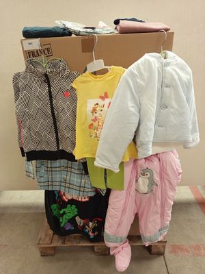 Lot de 120 pièces de textiles pour enfants (3 cartons) - Photo 1