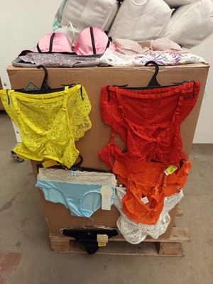Lot de 400 pièces de lingeries femme - différents modèles