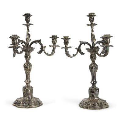 paire de candélabres anciens en métal argenté