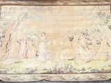 une image d'une tapisserie accrochée au mur
