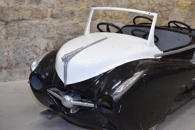 Art forain, ancienne VOITURE de MANEGE PEUGEOT en tôle noire… - Photo 1