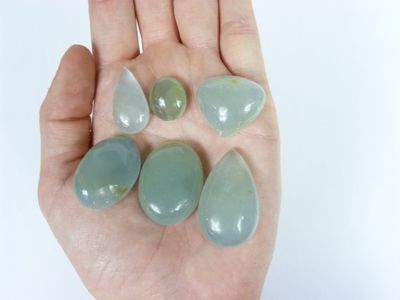 6 aigues marines cabochon laiteuses