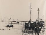 croquis de bateaux dans un port, avec une ville en arrière-plan