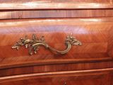 an image of a very nice looking chest of drawers