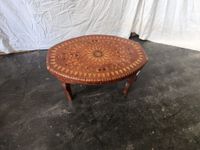 Table basse de forme oblongue en marqueterie de bois d'œuvre… (photo 6)