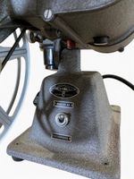 EMEL. Projecteur. Vendu sans garantie de fonctionnement. (photo 3)