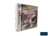 un jeu Nintendo Wii sur lequel figure l'image d'un personnage Pokémon