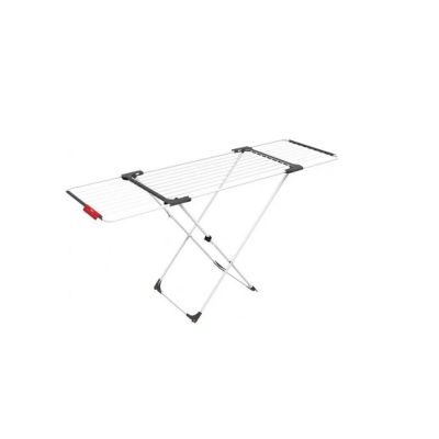 un gros plan d'une table à repasser sur fond blanc