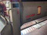 a picture of a machine that is sitting in a room
