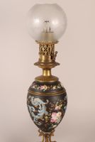 Paire de lampes à pétrole en porcelaine à décor de semis de … (photo 6)