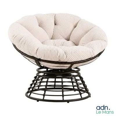 une image représentant une chaise sur laquelle est posé un coussin