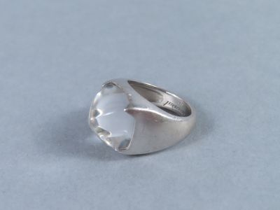 bague en argent massif sertie d'une topaze blanche
