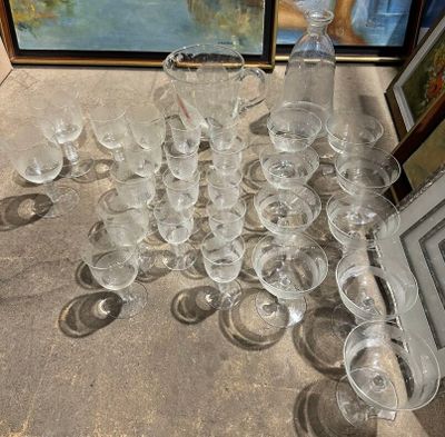 IMPORTANT LOT DE VERRES En cristal Comprenant notamment : br… - Photo 1