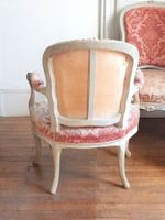 SUITE DE TROIS FAUTEUILS en bois mouluré et sculpté de fleur… (photo 3)