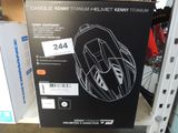 une boîte noire sur laquelle est représentée une moto