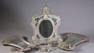 a picture of a mirror that is sitting on a table