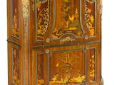 une image représentant une armoire ornée d'un motif décoratif