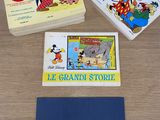 trois livres pour enfants sont posés sur une table les uns à côté des autres