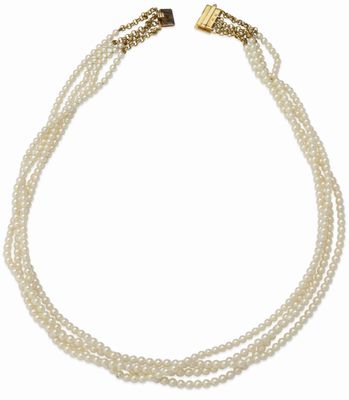 COLLIER QUATRE RANGS OR JAUNE 18K ET PERLES Collier avec 4 r…
