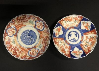 JAPON - XIXe siècle DEUX ASSIETTES en porcelaine de forme po…