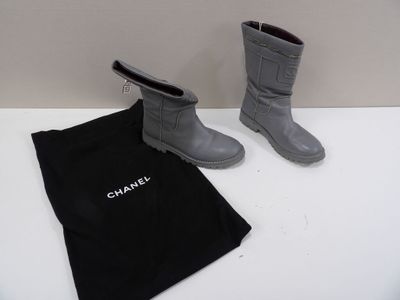 Bottines d'occasion (bon état) grise, en cuir. - Photo 1