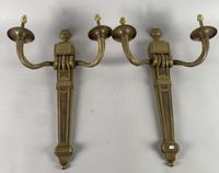 Une paire d'appliques murales de style Louis XVI en bronze p…