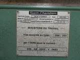 a sign on the side of a machine that says, mistere du trail