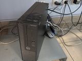 an image of a desktop computer sitting on top of a metal stand