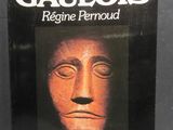la couverture d'un livre sur laquelle figure le visage d'un homme