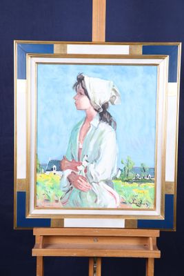 un tableau représentant une femme debout devant un chevalet