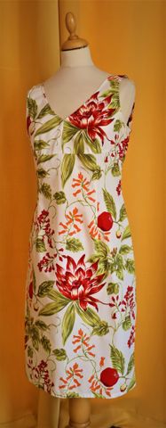 EMMANUEL UNGARO Week end – Jolie Robe d’été à fleurs sans manches...