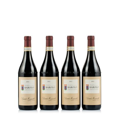 trois bouteilles de vin rouge sur fond blanc