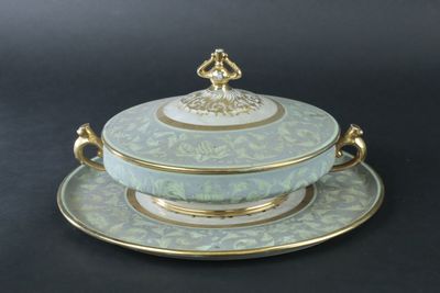 Atelier LE TALLEC à Paris Coupe à anses couverte et son plat…