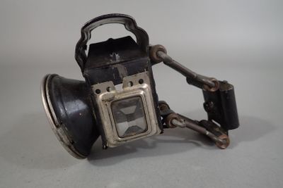 LITTLE PET Patent. Lampe de vélo ou de moto à acétylène en m…