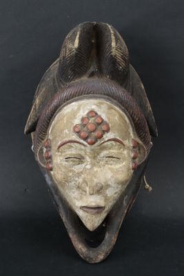 AFRIQUE: Masque. Bois et pigments.