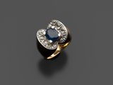 une bague en saphir et diamant