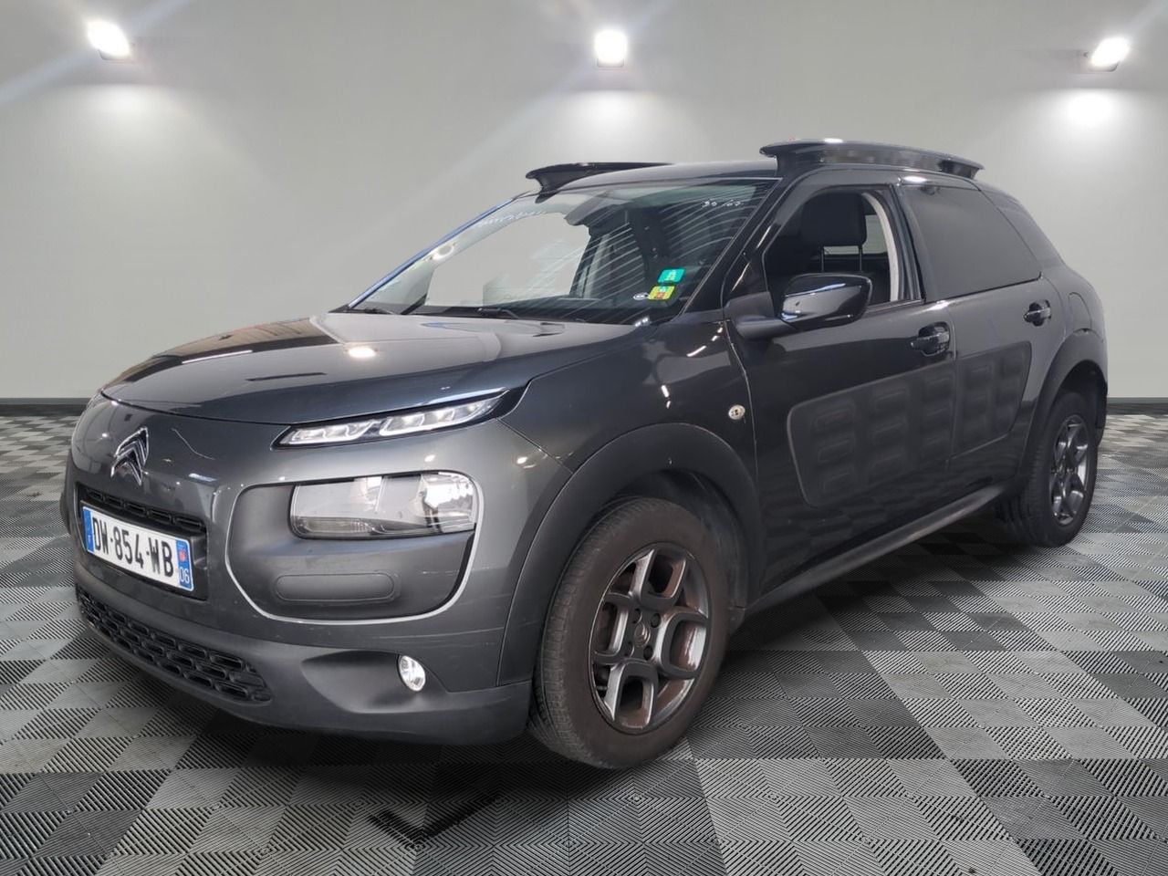 CITROEN C4 CACTUS BLUEHDI 100 SHINE - Voiture d'occasion 2015