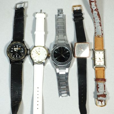 Lot de 5 montres en l'état