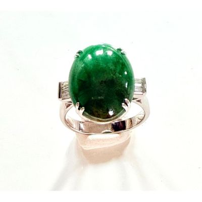bague en argent sterling sertie d'un jade vert et de pierres taillées en baguette