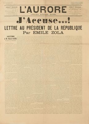 la une d'un journal avec la photo d'un homme en costume-cravate