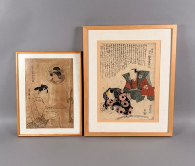 deux reproductions encadrées représentant une femme et un chien sur fond gris