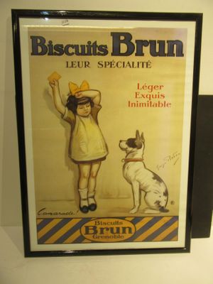 peinture représentant une petite fille et un chien sur un mur
