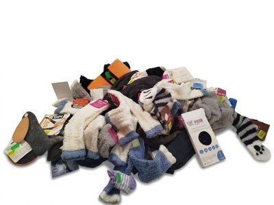 GROS Lot de plusieurs articles - MULTIMARQUES - Chaussettes …