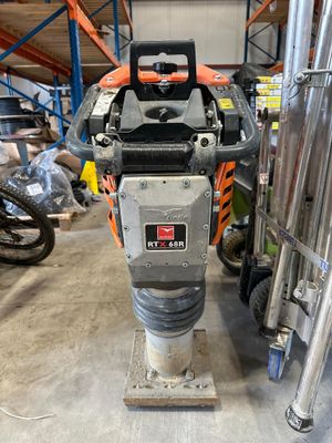 a machine that is sitting in a garage