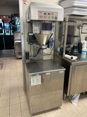une photo d'un appareil qui se trouve dans une cuisine