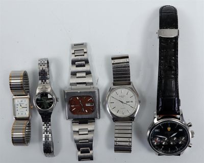 Collection de montres-bracelets vintage de différentes marqu… - Photo 1