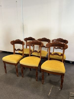 lot de six chaises de salle à manger de style victorien, avec des assises rembourrées de velours jaune