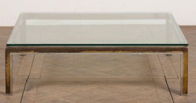 Romeo REGA, attribué à. Table basse en métal chromé et doré,…