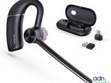 une paire d'écouteurs Bluetooth avec un boîtier de recharge